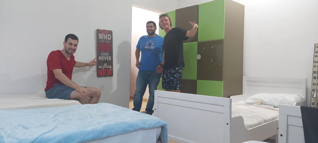 Hostel The Venue Aladdin Кувейт Экстерьер фото